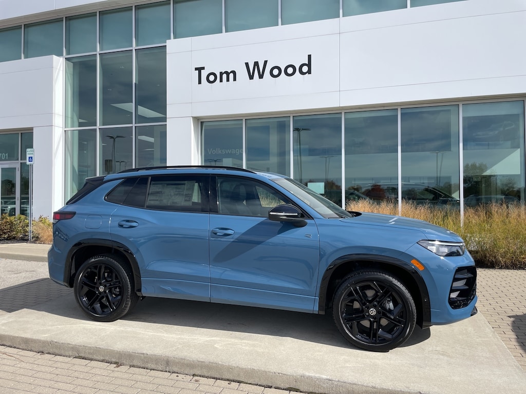 New 2026 Volkswagen Tiguan 2.0T SE R-Line Black SUV