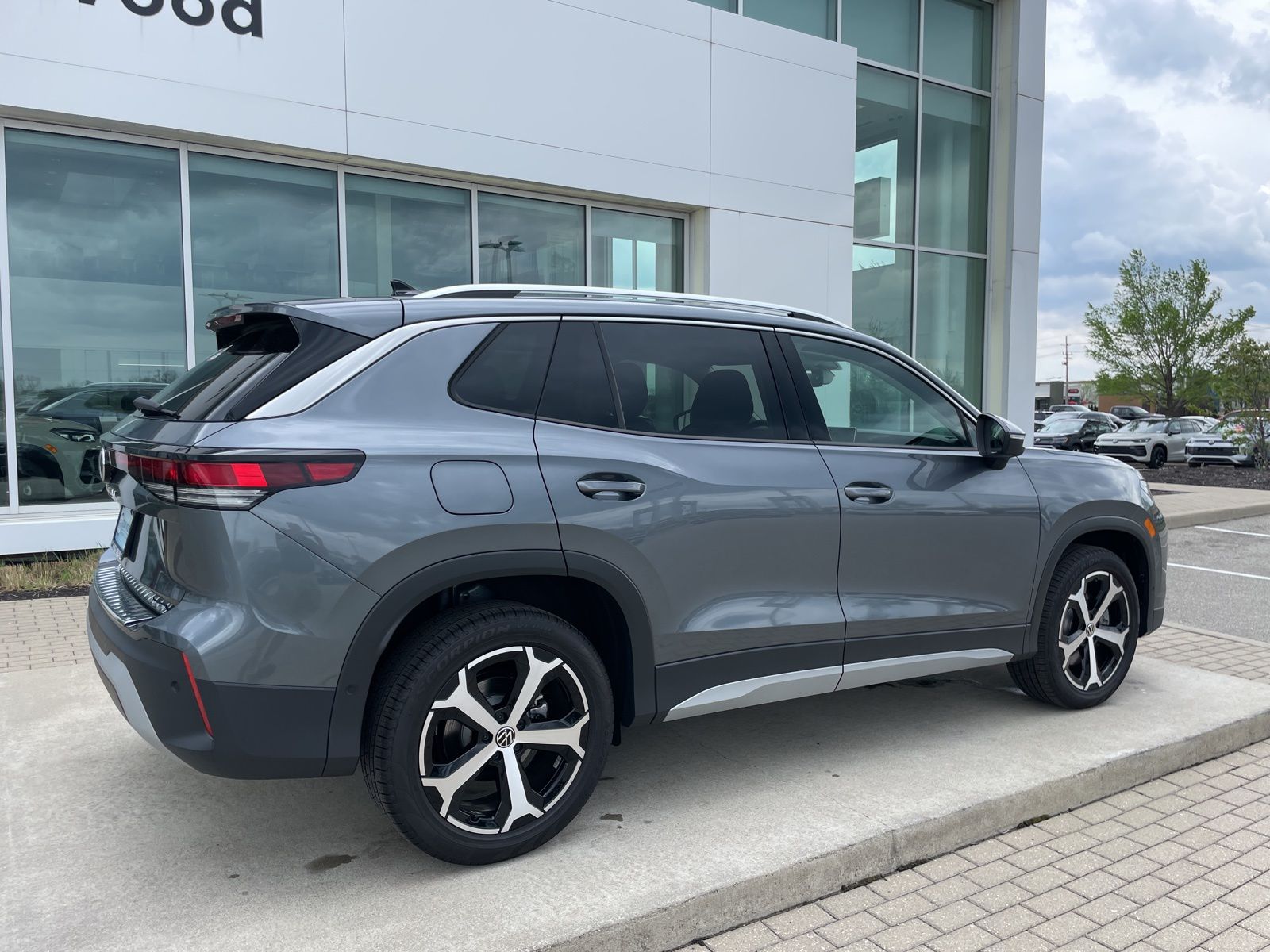 2026 Volkswagen Tiguan SE - Photo 11