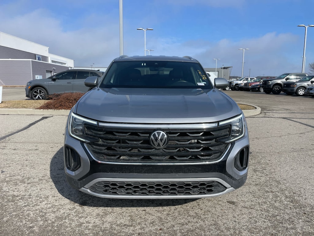 Used 2024 Volkswagen Atlas Cross Sport 2.0T SE w/Technology SUV