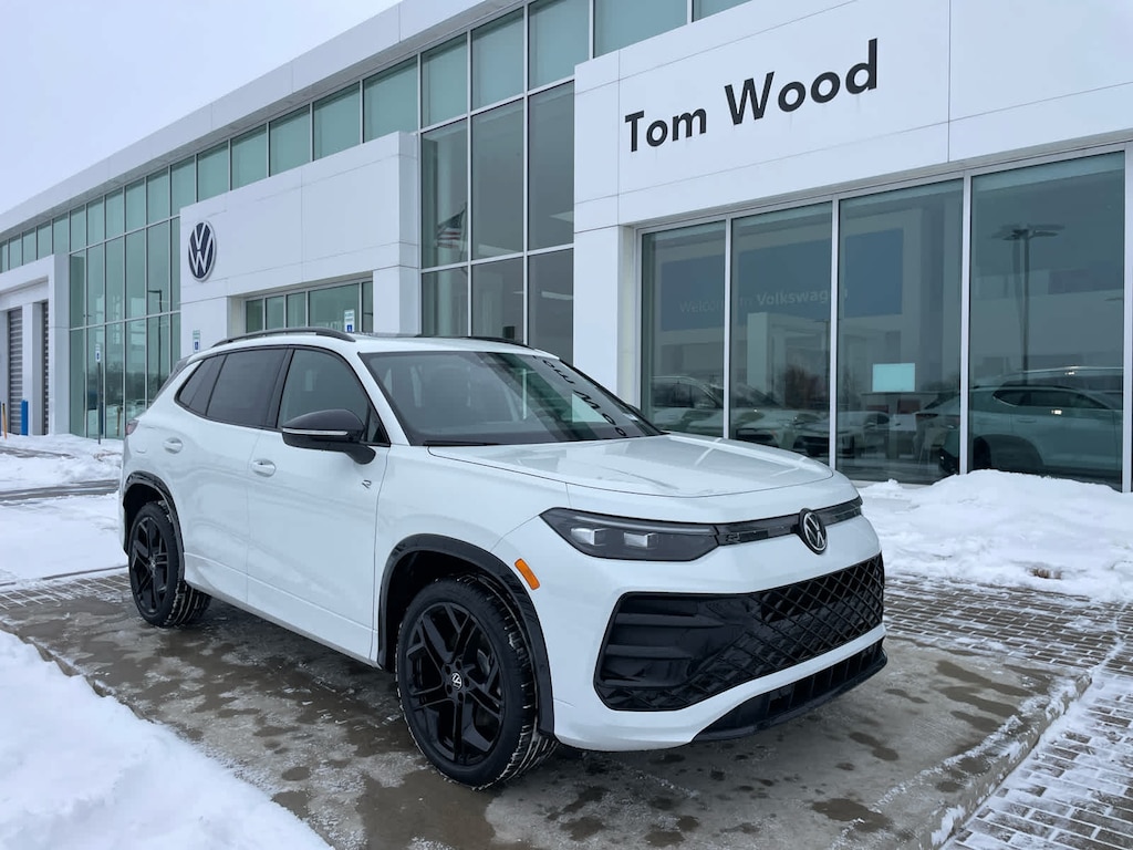 New 2026 Volkswagen Tiguan SE R-Line Black 2.0T 4MOTION