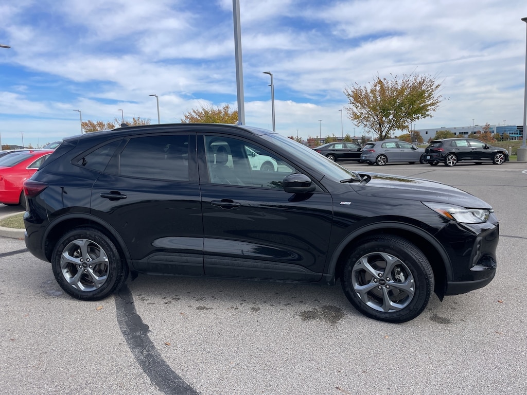 Used 2025 Ford Escape ST-Line Select SUV
