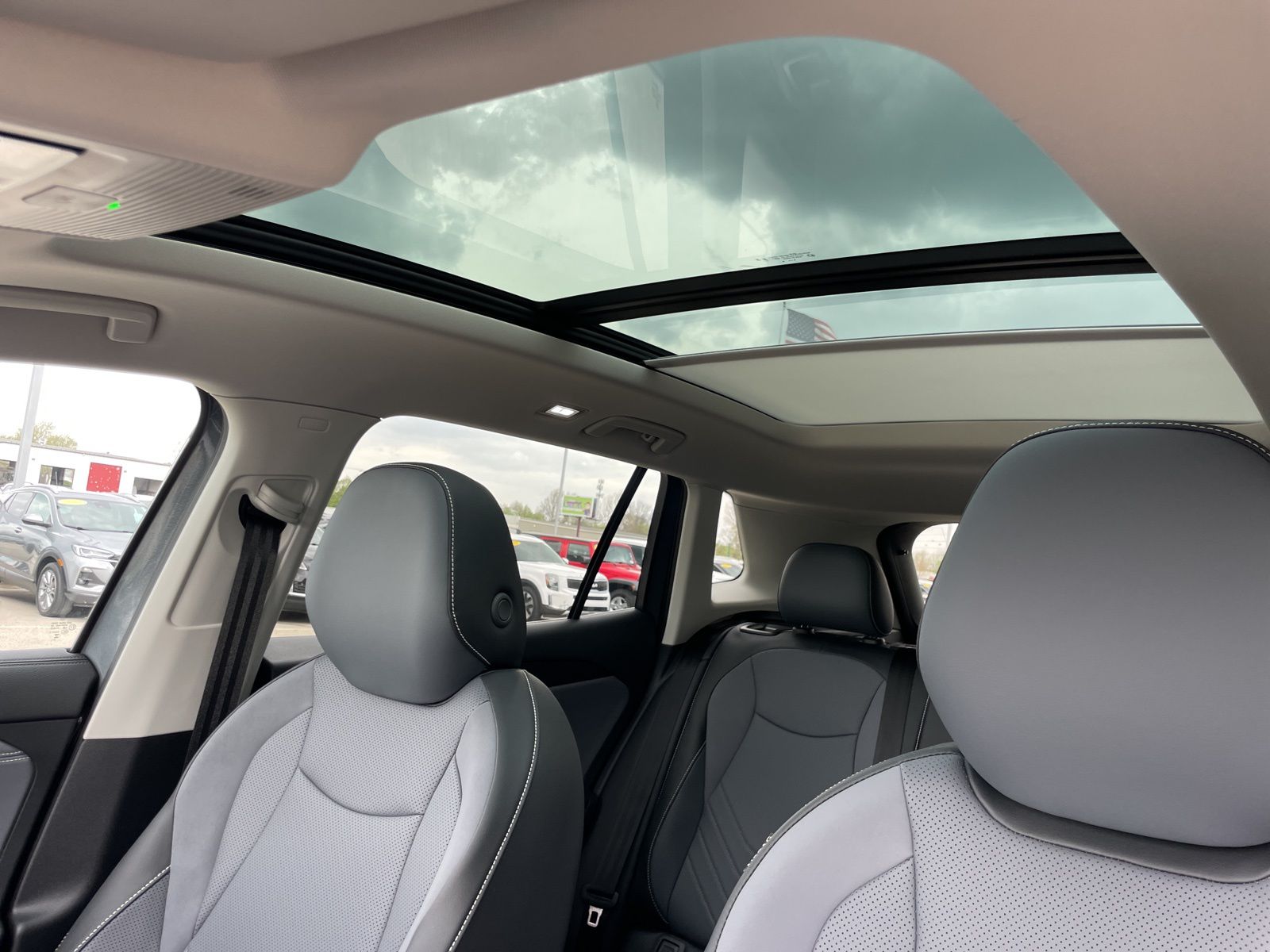 2026 Volkswagen Tiguan SE - Photo 19
