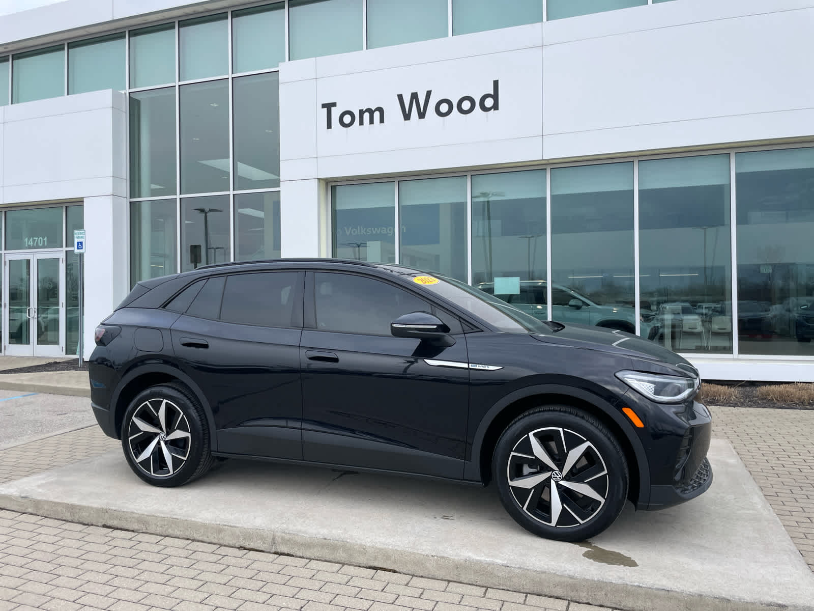 Used 2023 Volkswagen ID.4 PRO S with VIN 1V2GNPE82PC005425 for sale in Noblesville, IN