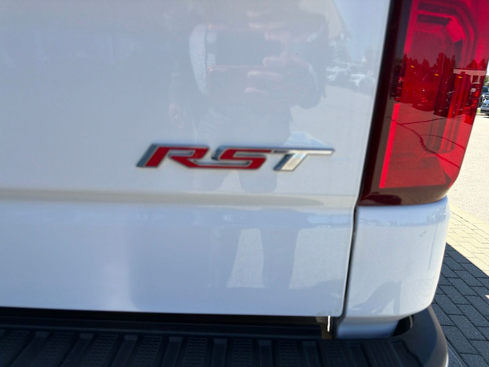 2022 Chevrolet Silverado 1500 RST - Photo 9