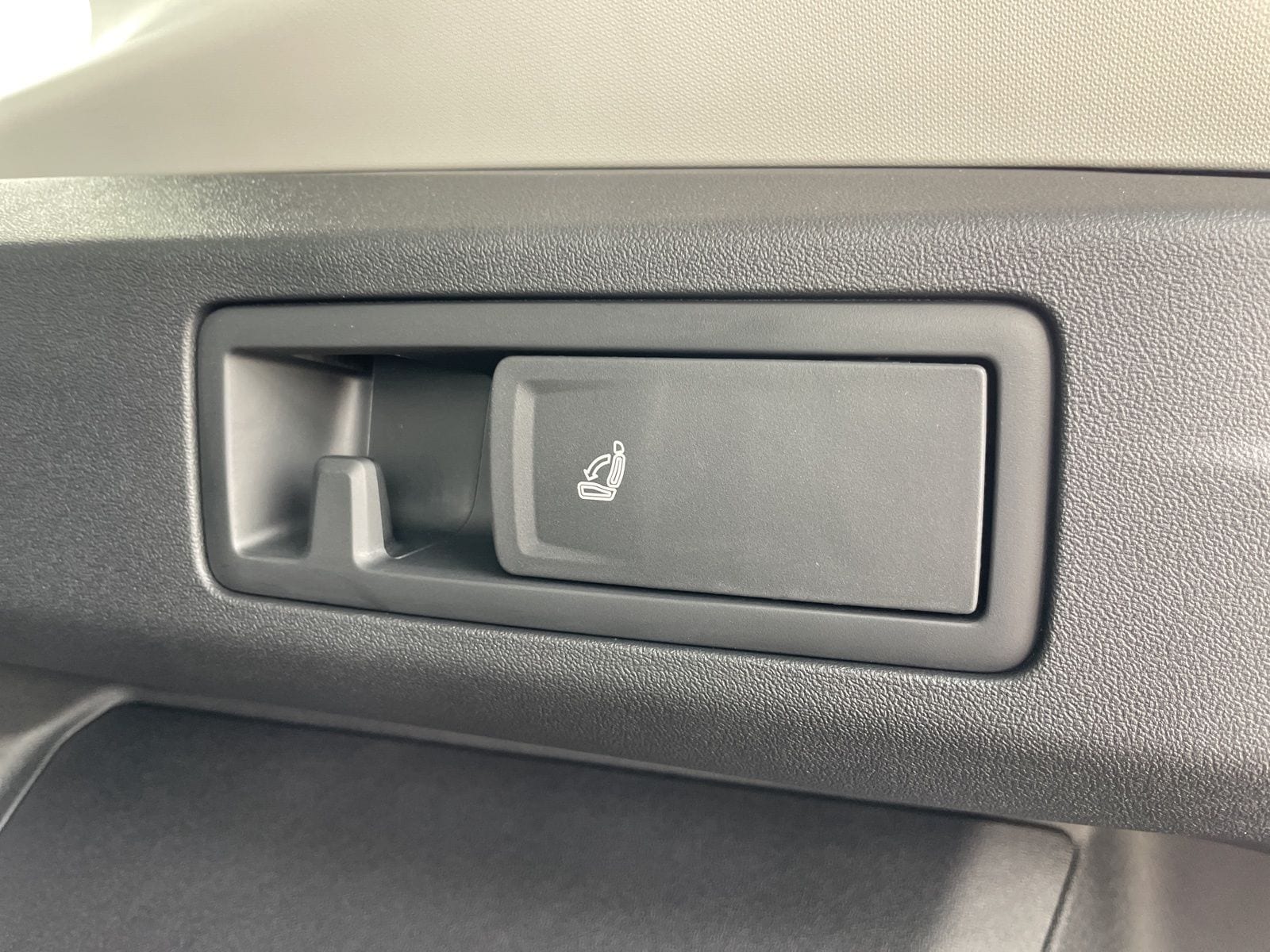2026 Volkswagen Tiguan SE - Photo 53