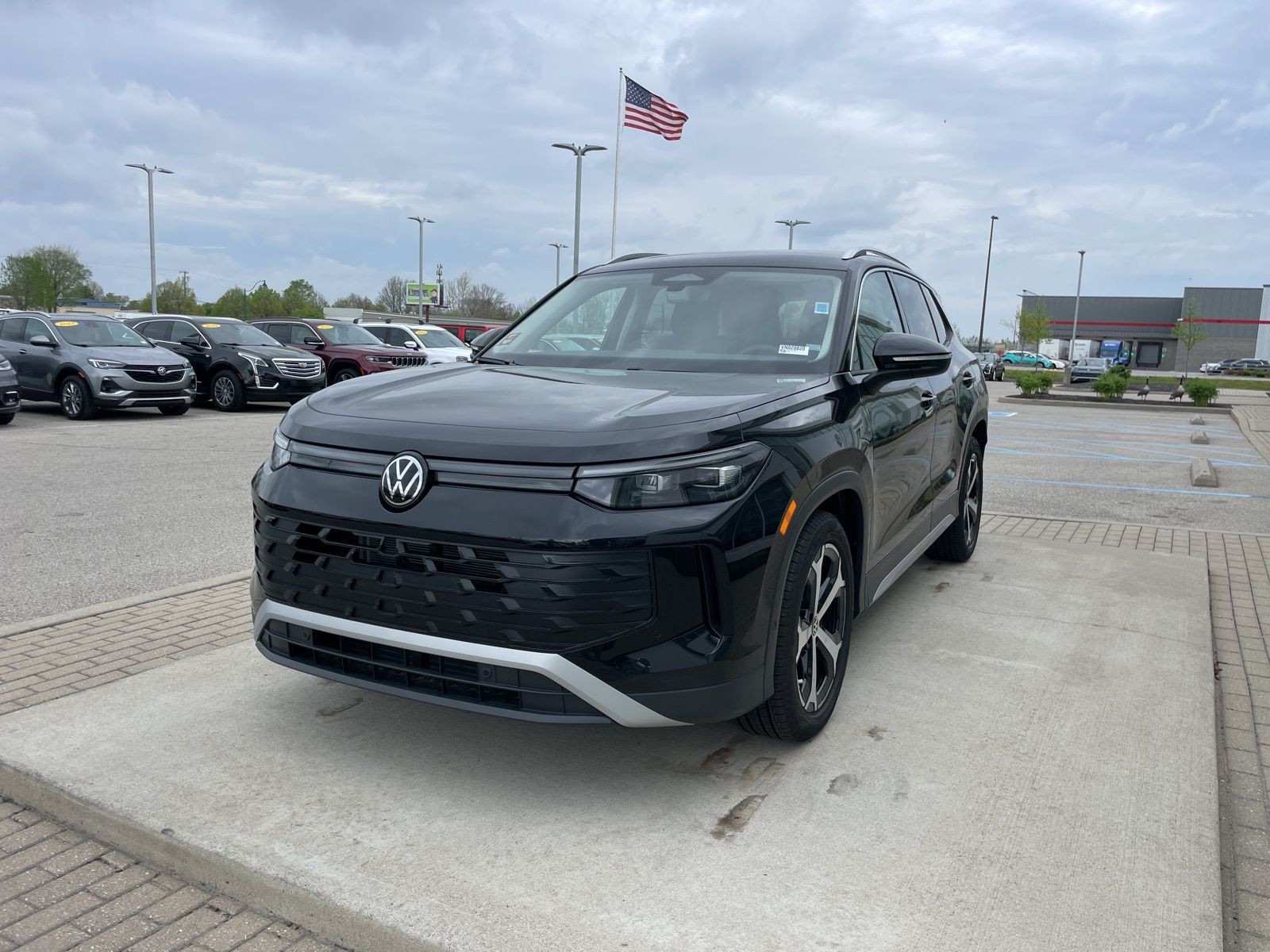 2026 Volkswagen Tiguan SE - Photo 5