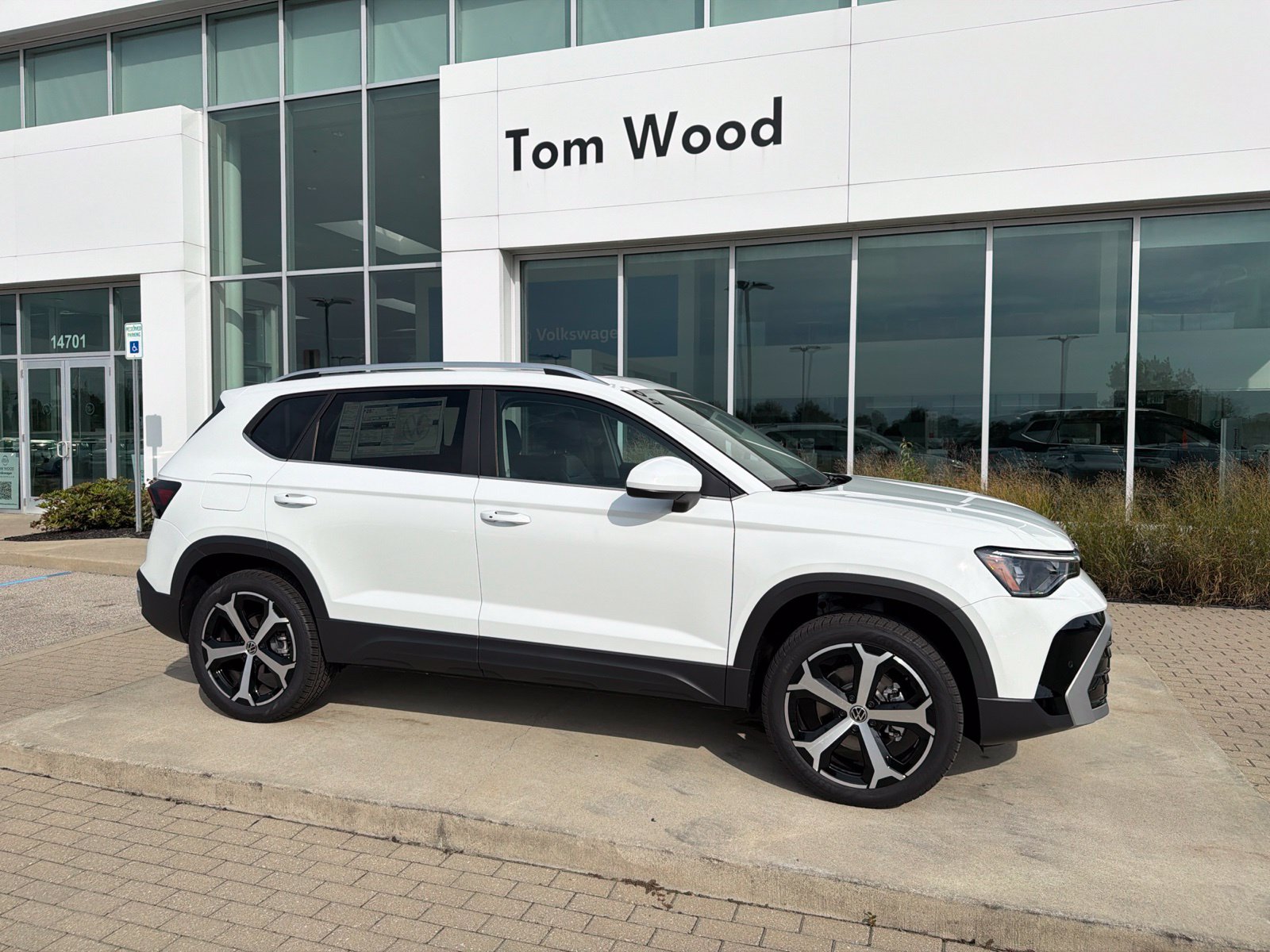 2027 Volkswagen Taos 1.5T SEL SUV