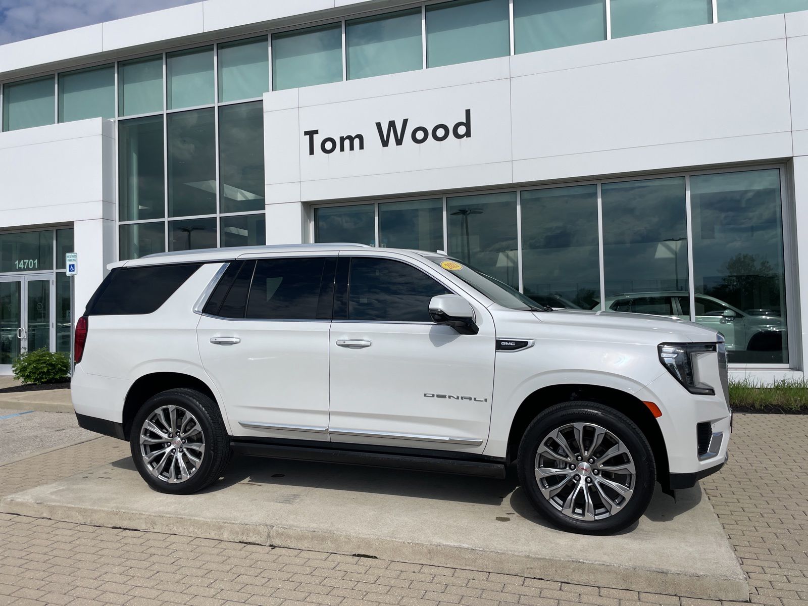 2021 GMC Yukon 4WD Denali's photo