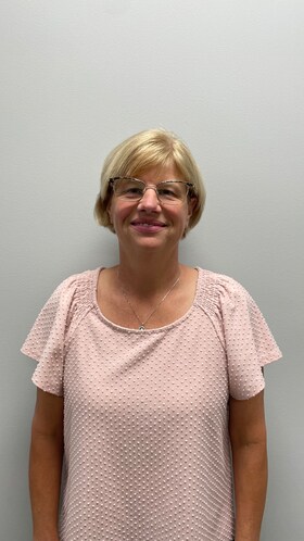 Staff member Shannon Bennett from b08b6449344a