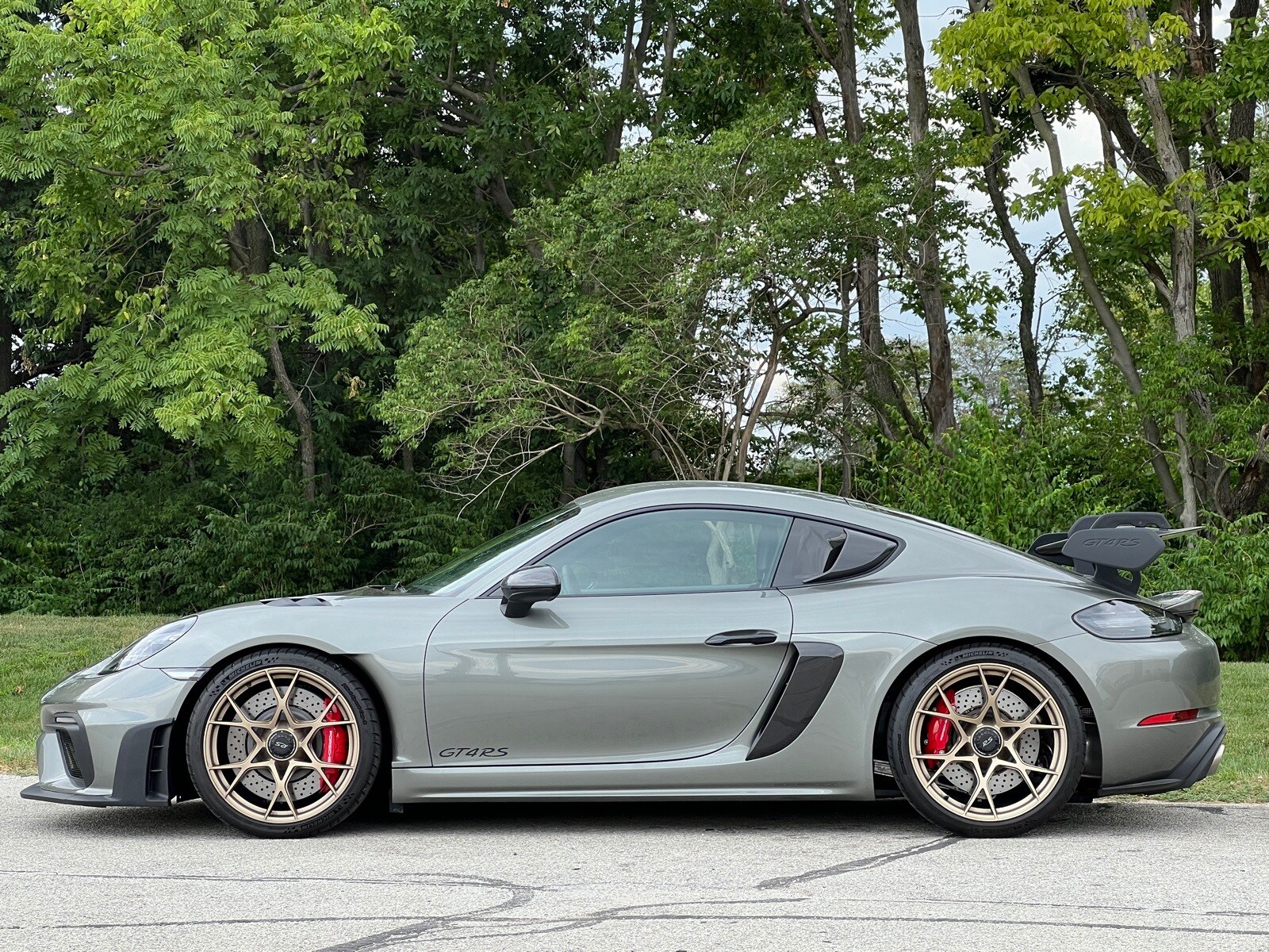 2025 Porsche Cayman GT4 RS photo 2