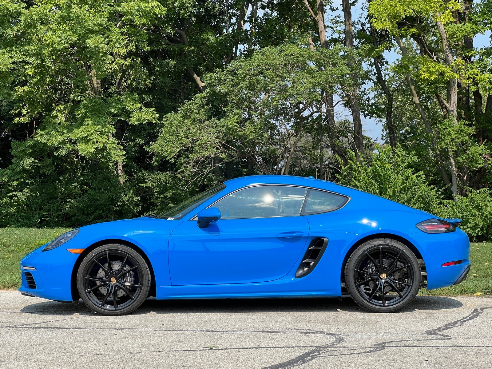 2025 Porsche Cayman S photo 2