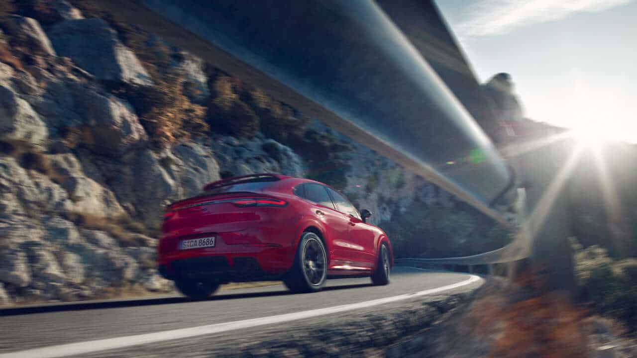 1280 × 720