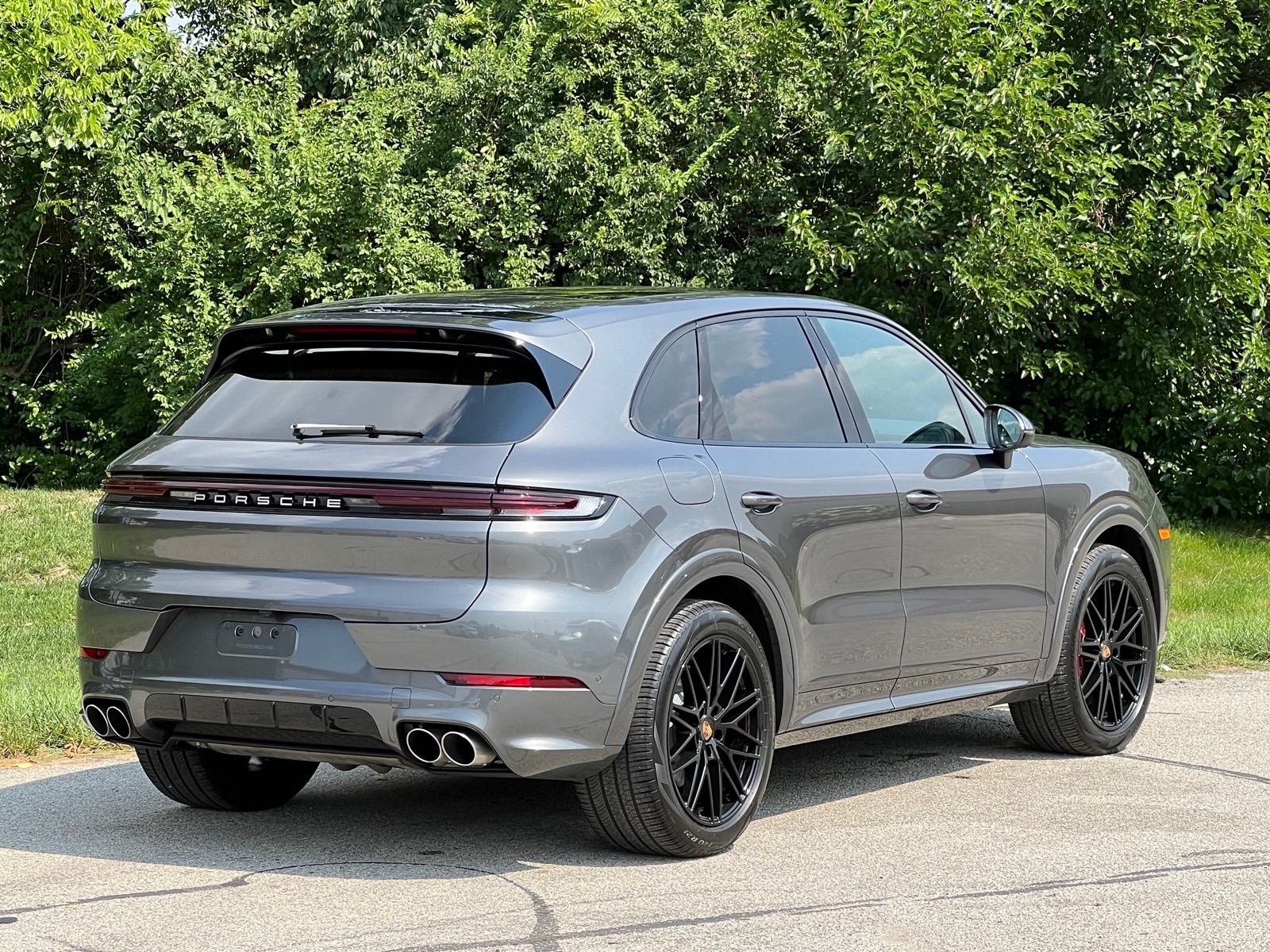2025 Porsche Cayenne S - Photo 6
