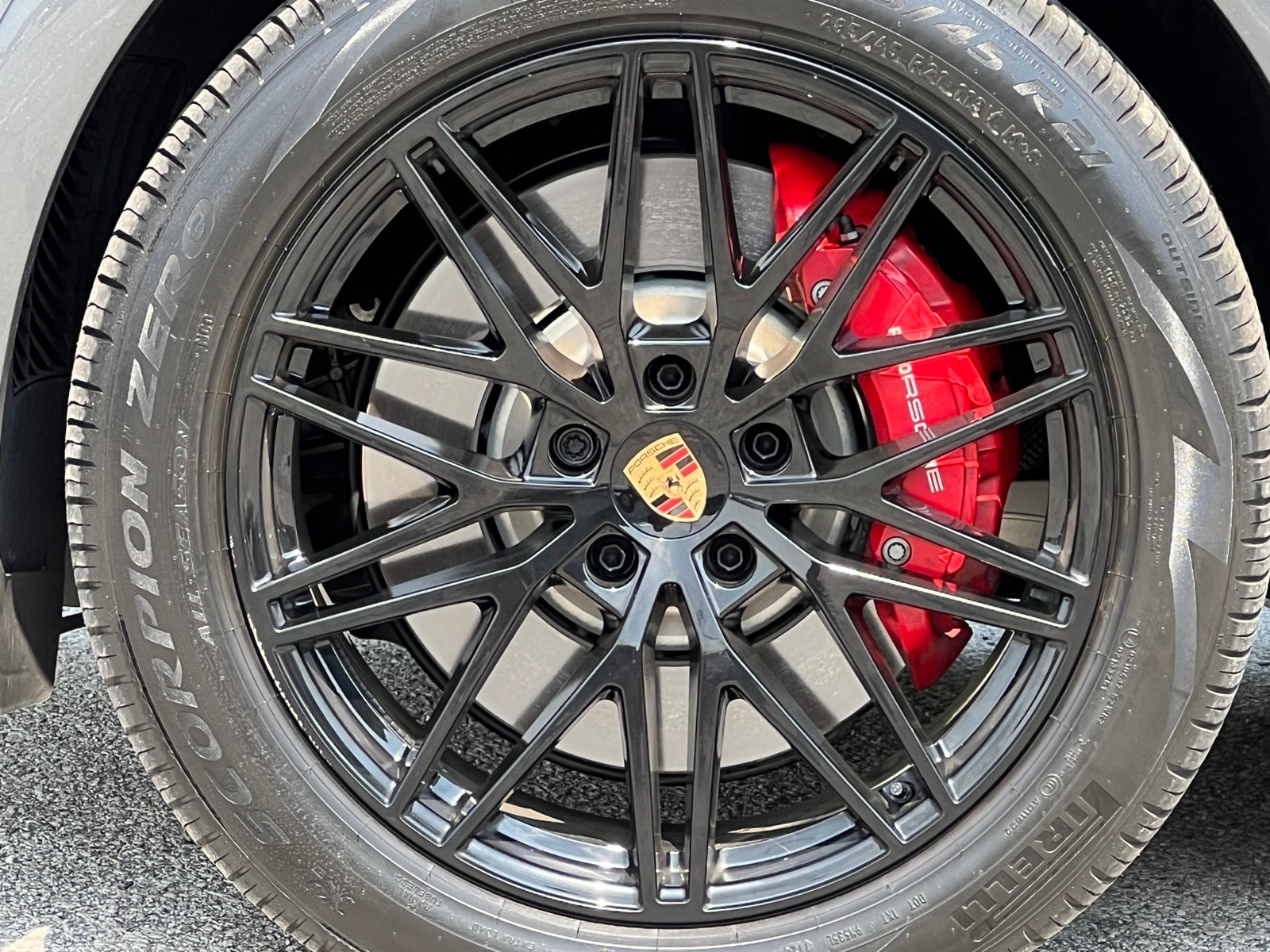 2025 Porsche Cayenne S - Photo 13