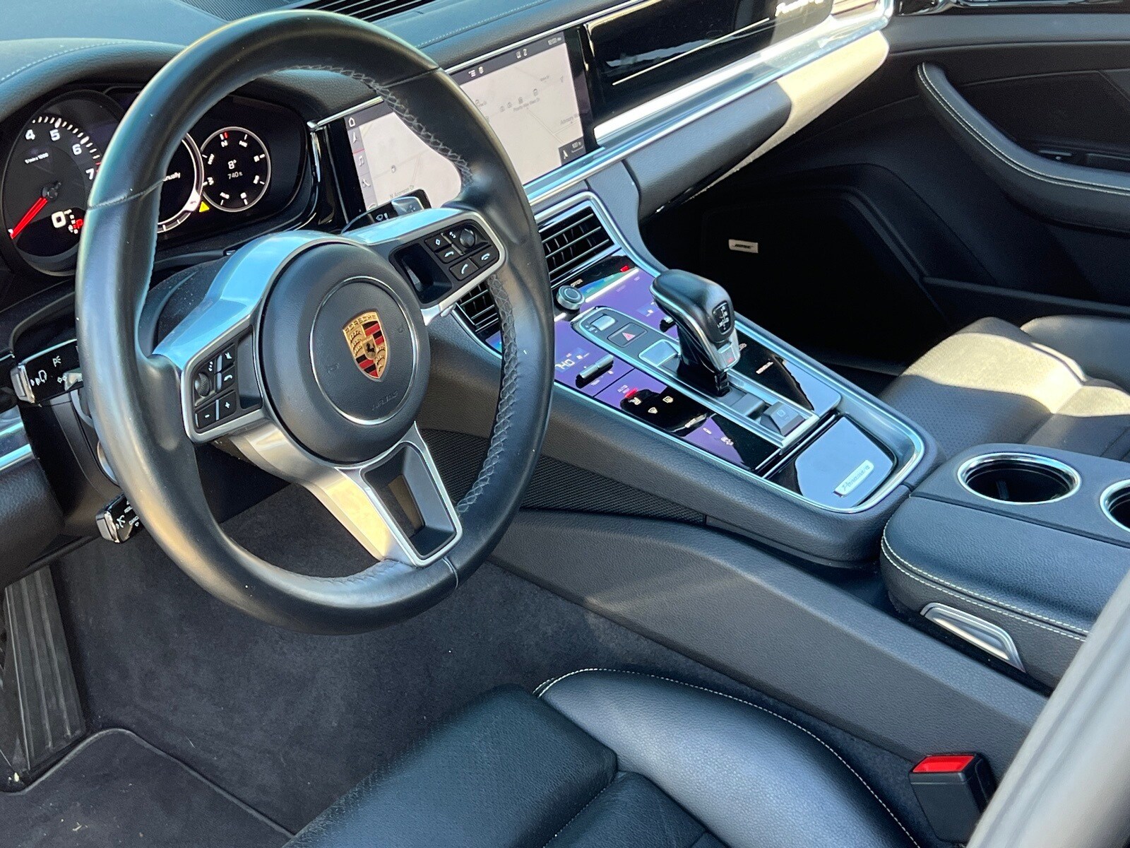 2020 Porsche Panamera 4 photo 4