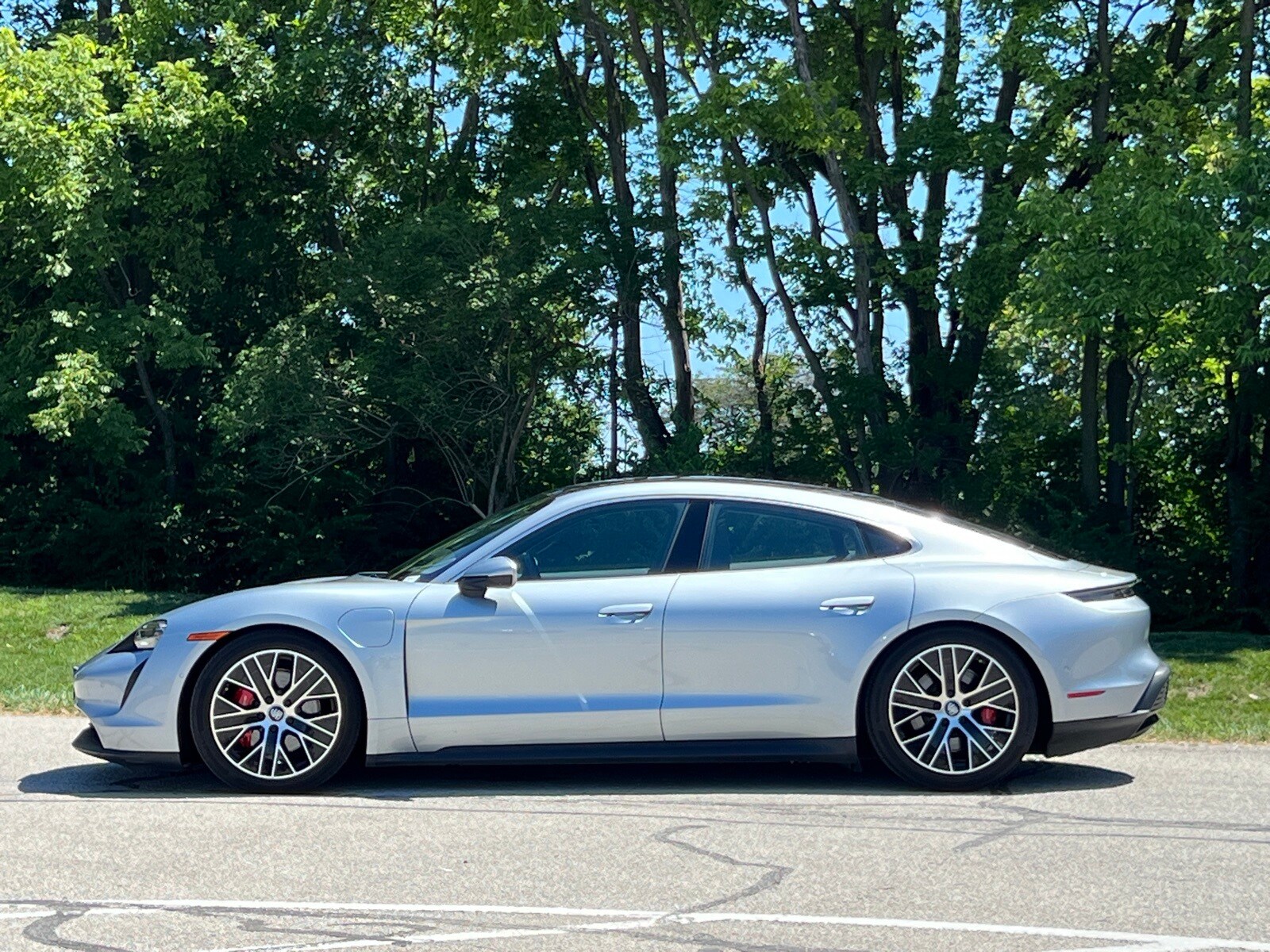 2022 Porsche Taycan 4S photo 2