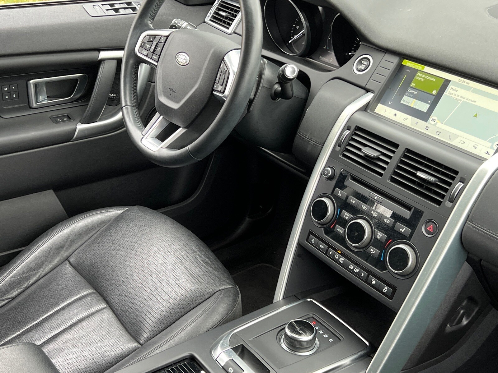 2018 Land Rover Discovery Sport HSE photo 4