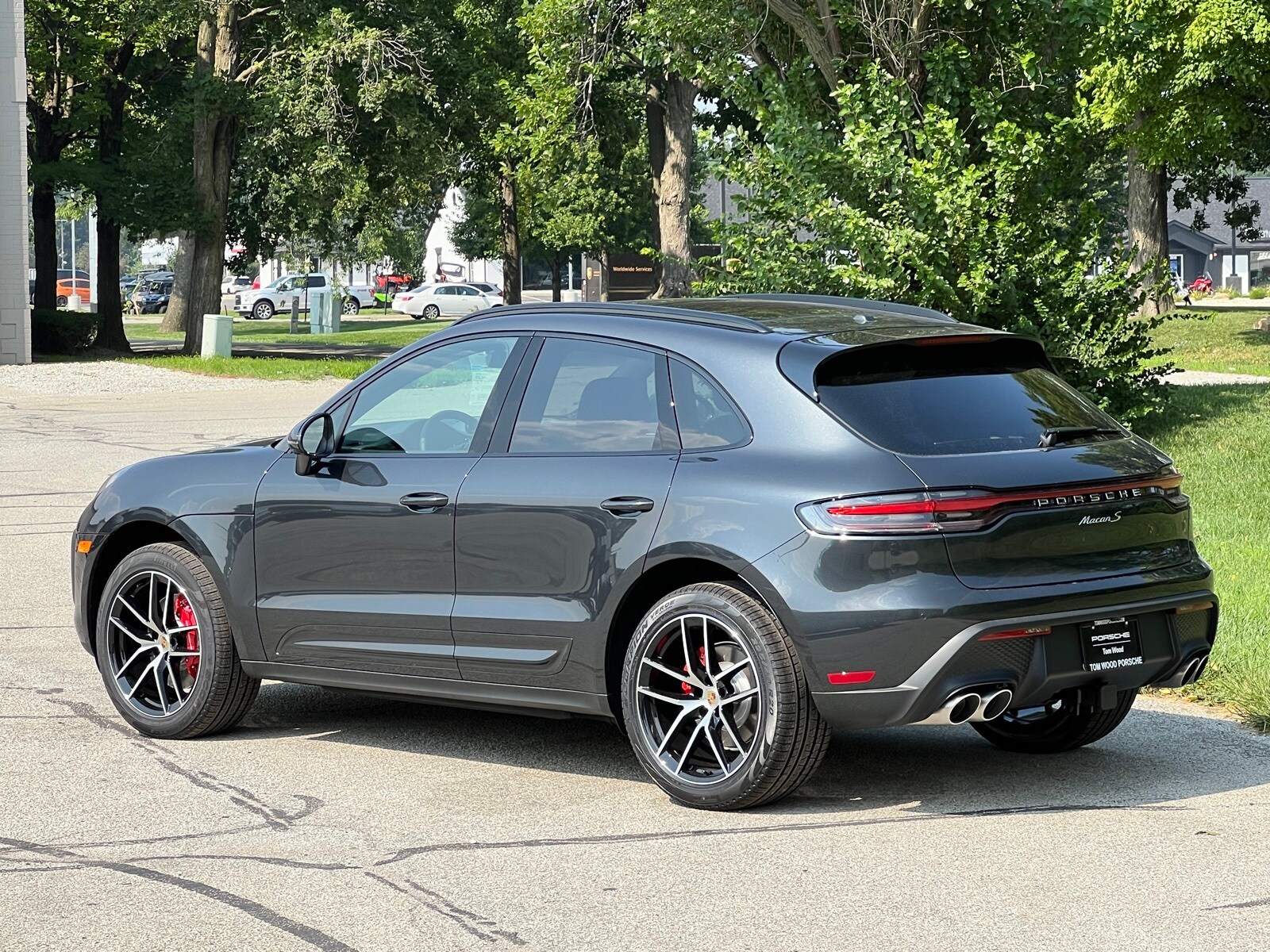 2025 Porsche Macan S photo 2