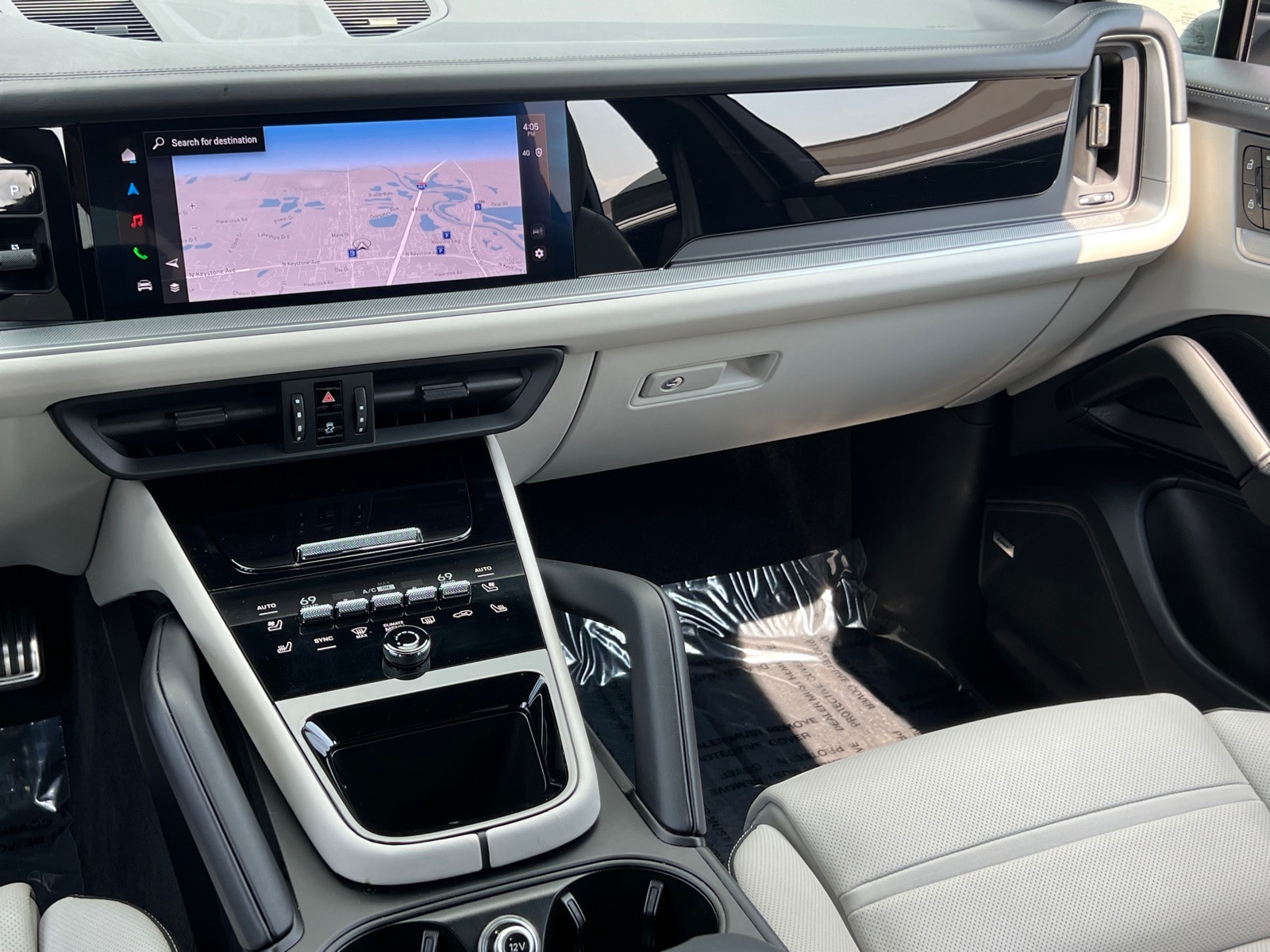 2025 Porsche Cayenne S - Photo 23