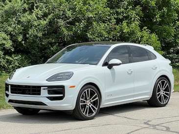 2025 Porsche Cayenne Coupe GTS SUV 2025 Porsche Cayenne Coupe GTS SUV