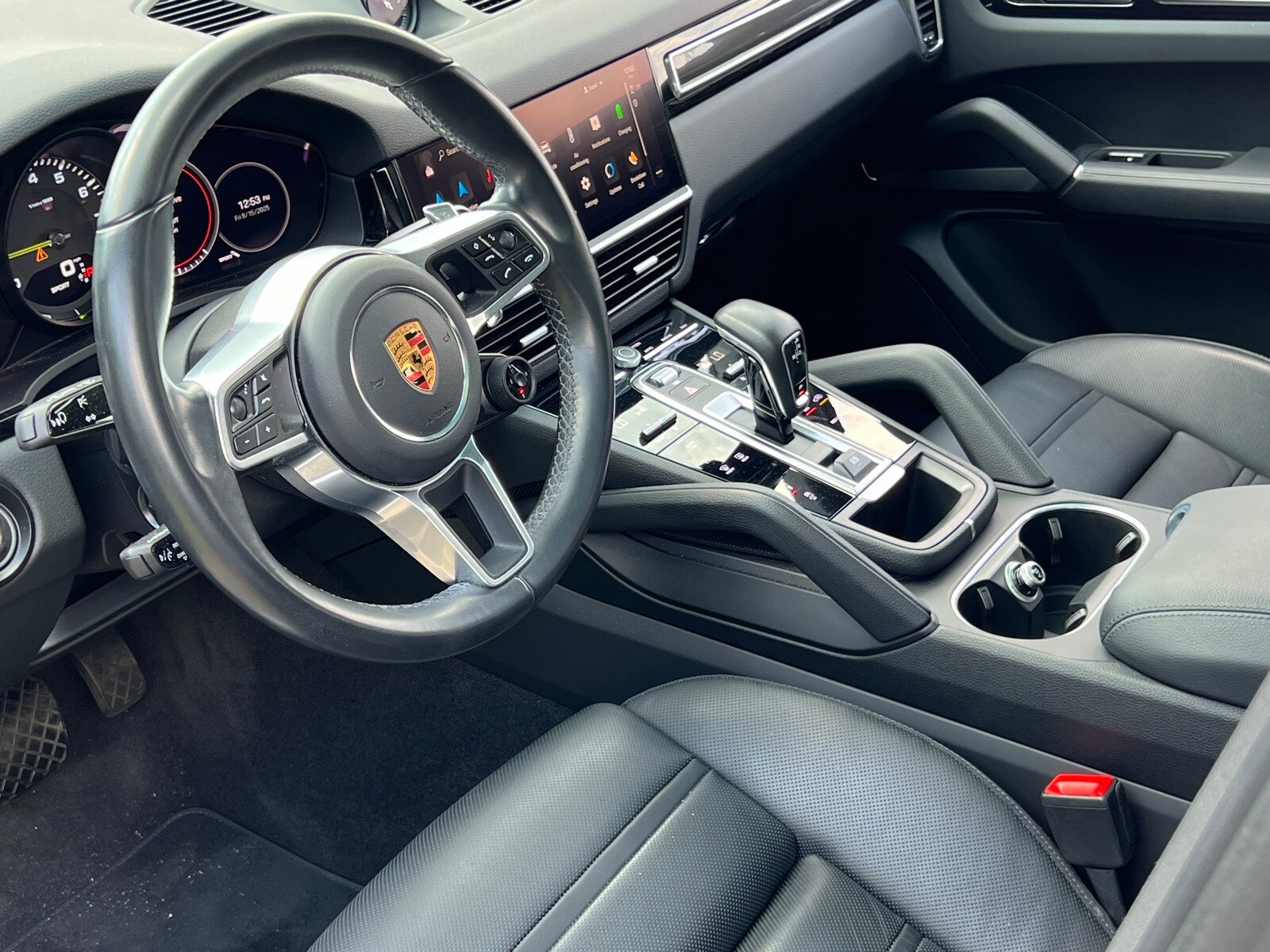 2023 Porsche Cayenne E-Hybrid Coupe Platinum Edition photo 4