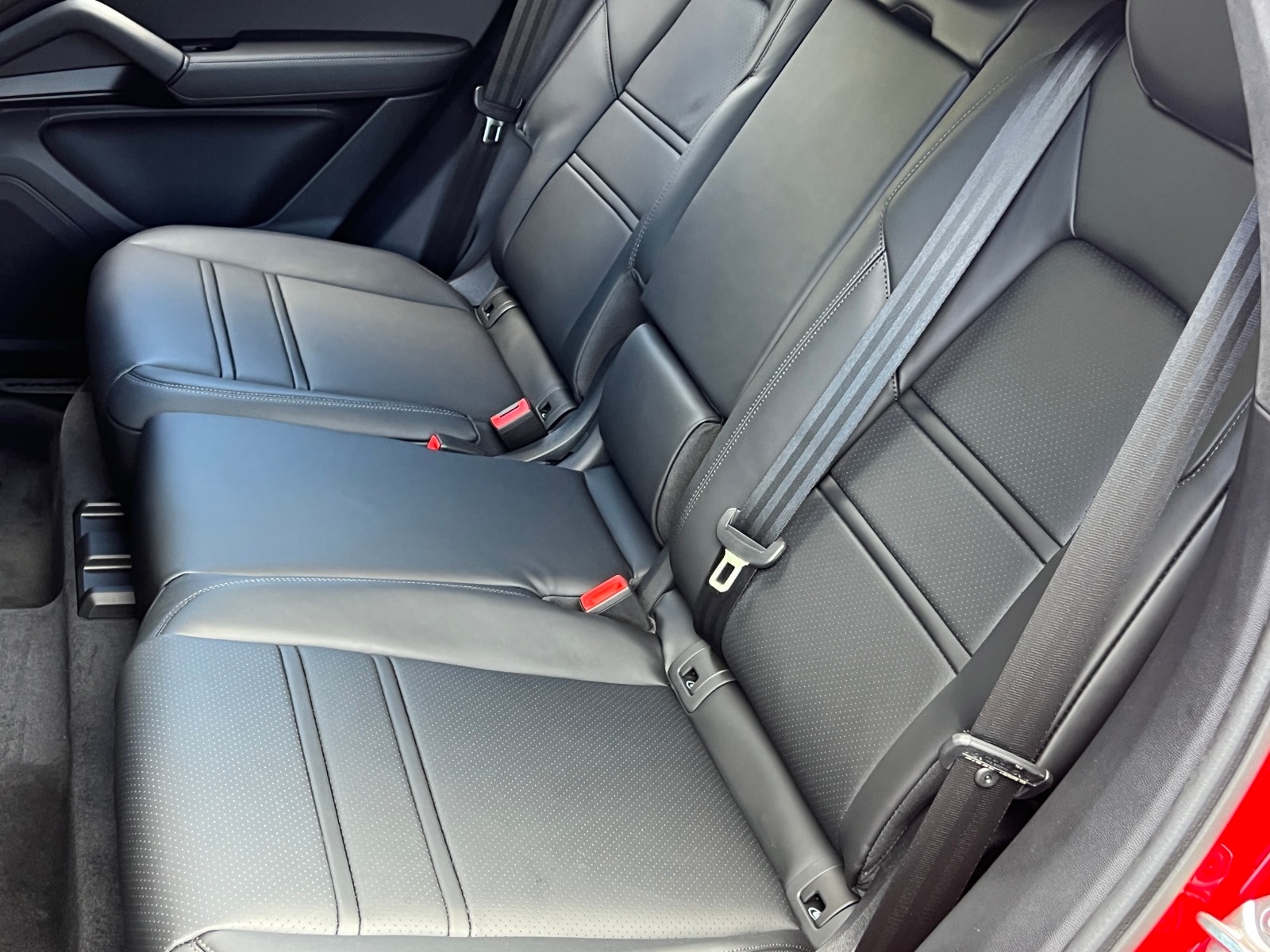 2026 Porsche Cayenne GTS - Photo 18