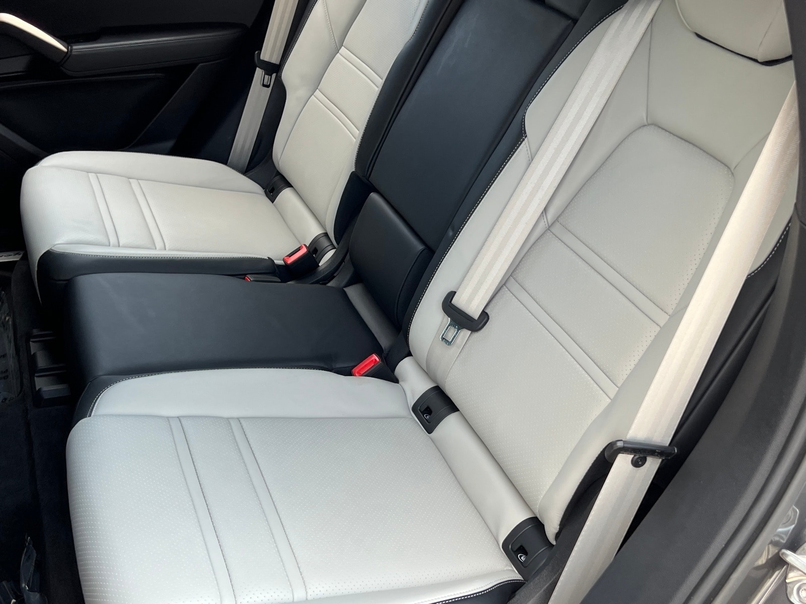 2025 Porsche Cayenne S - Photo 17