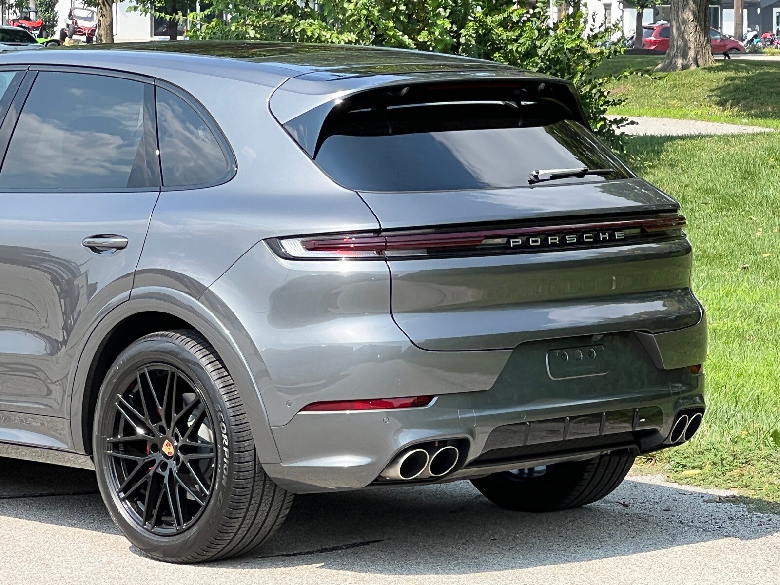 2025 Porsche Cayenne S - Photo 10