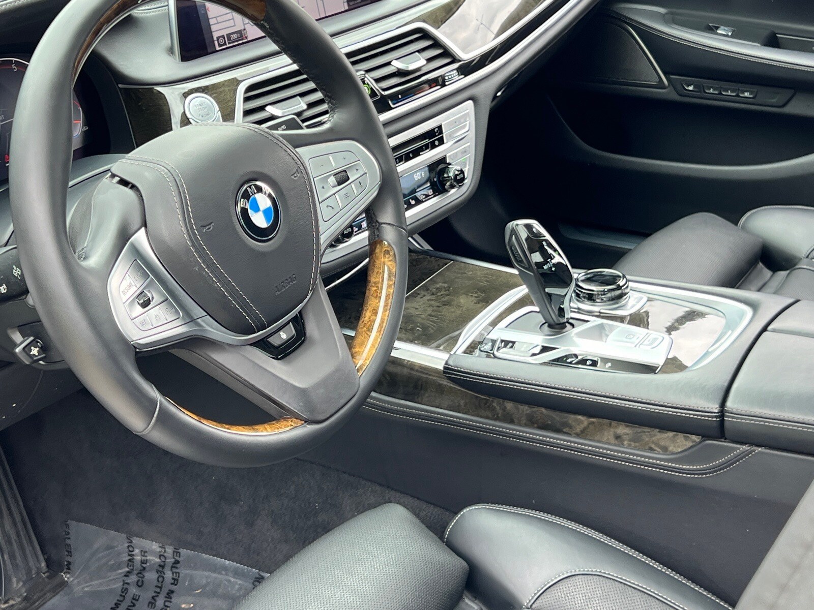 2020 Bmw 750i xDrive Sedan photo 3