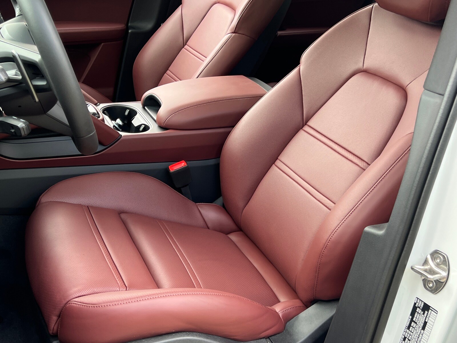2026 Porsche Cayenne photo 4
