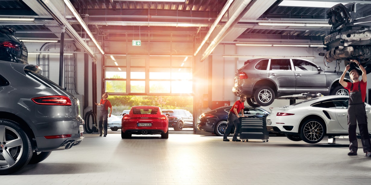Porsche_Service_Bay_1.jpg