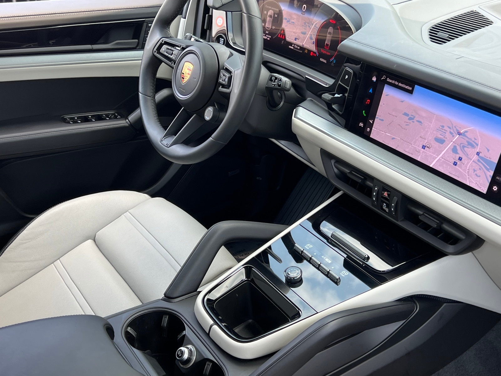 2025 Porsche Cayenne S - Photo 14