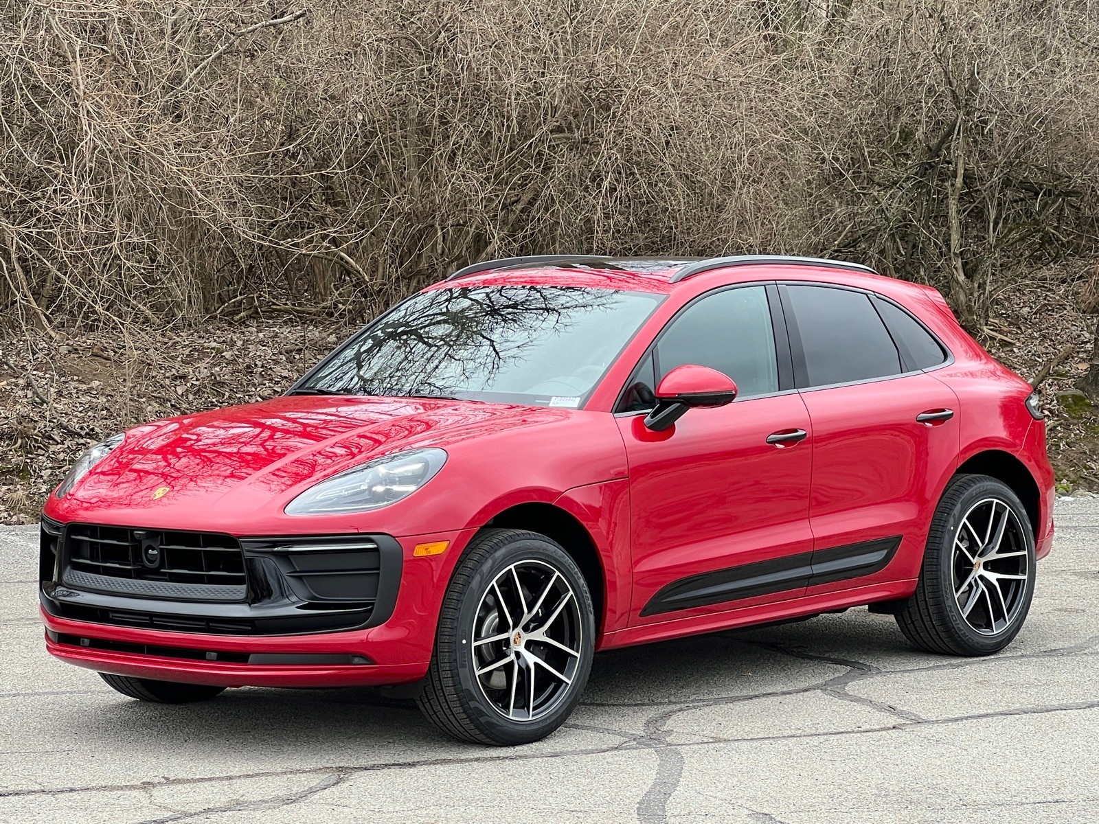 2026 Porsche Macan SUV image 1