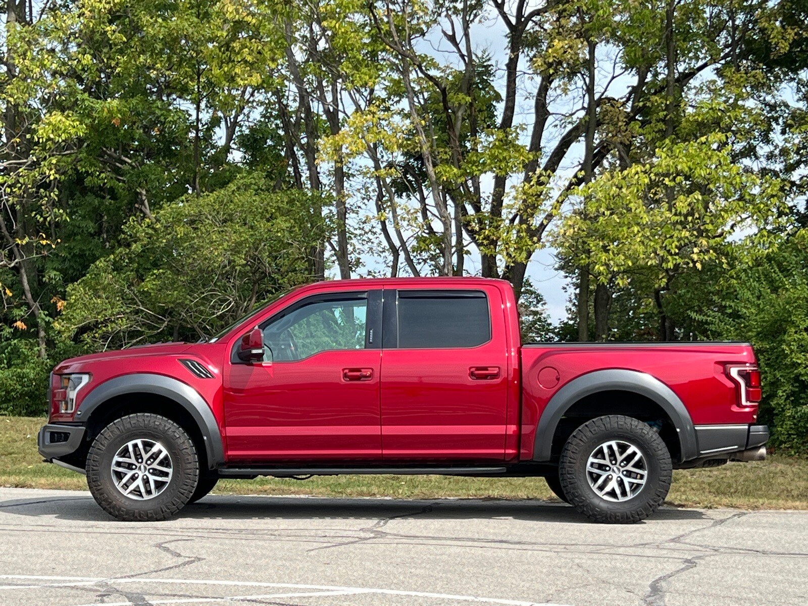 2017 Ford F-150 Raptor photo 2