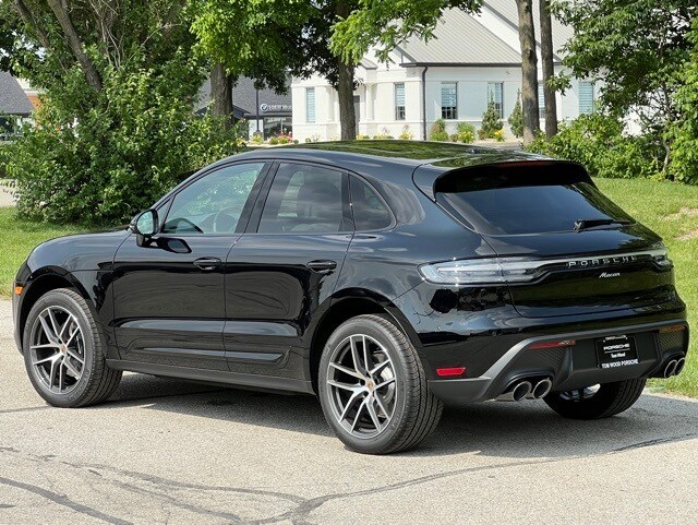 2025 Porsche Macan S photo 3