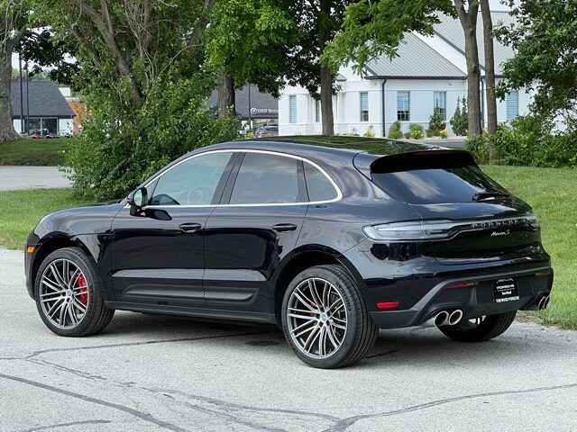2024 Porsche Macan S photo 3