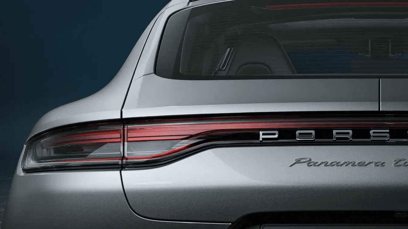 2022_Porsche_Panamera_Rear_Closeup.png