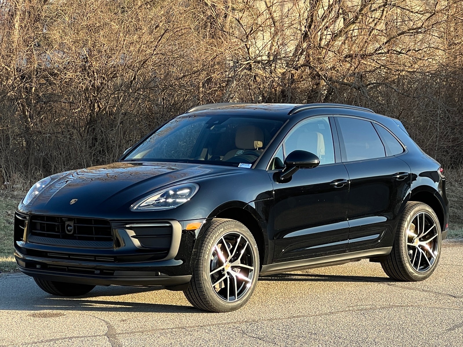 2026 Porsche Macan SUV image 1