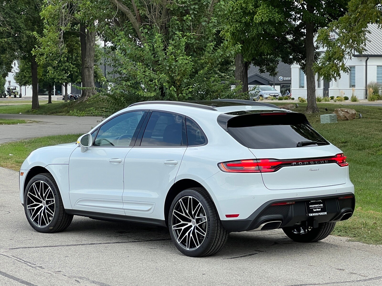 2026 Porsche Macan T photo 3