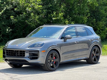 2025 Porsche Cayenne GTS SUV