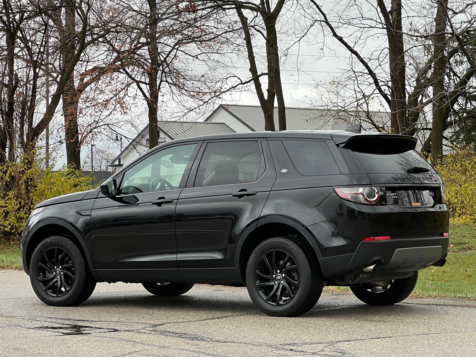 2018 Land Rover Discovery Sport HSE photo 3
