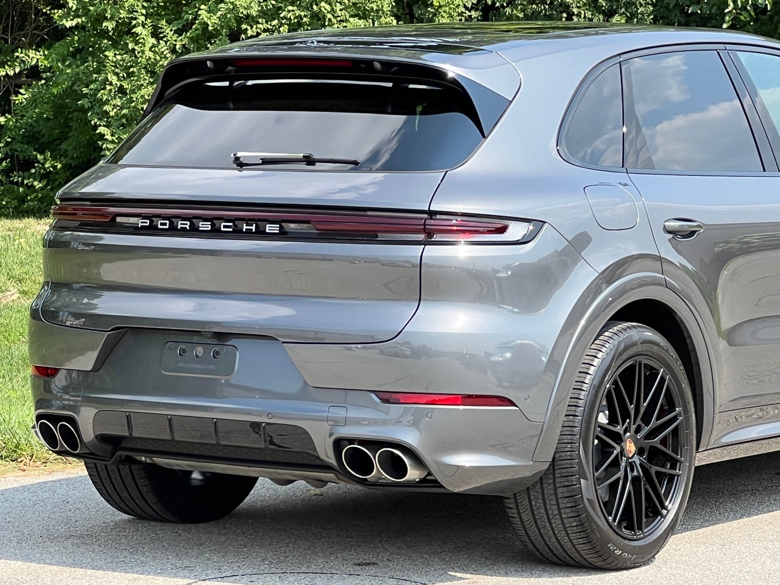 2025 Porsche Cayenne S - Photo 9