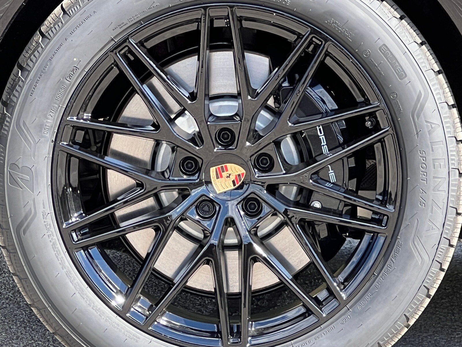 2026 Porsche Cayenne GTS - Photo 12