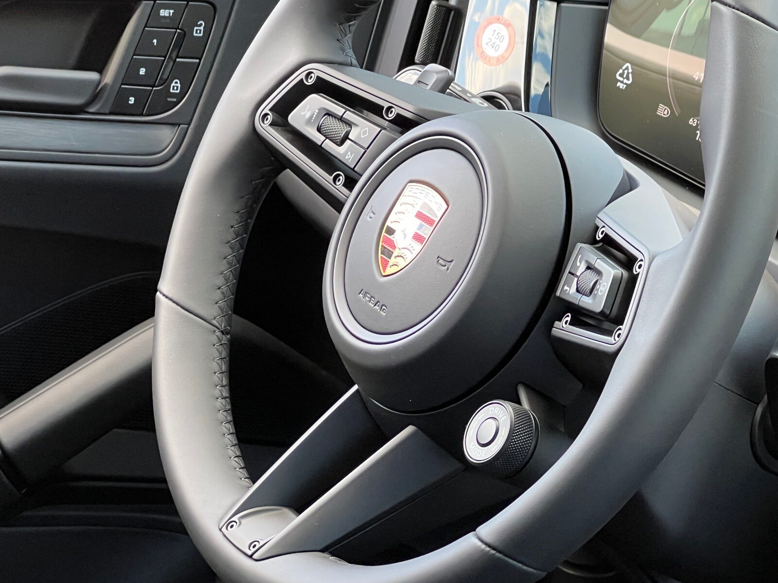 2026 Porsche Cayenne GTS - Photo 25