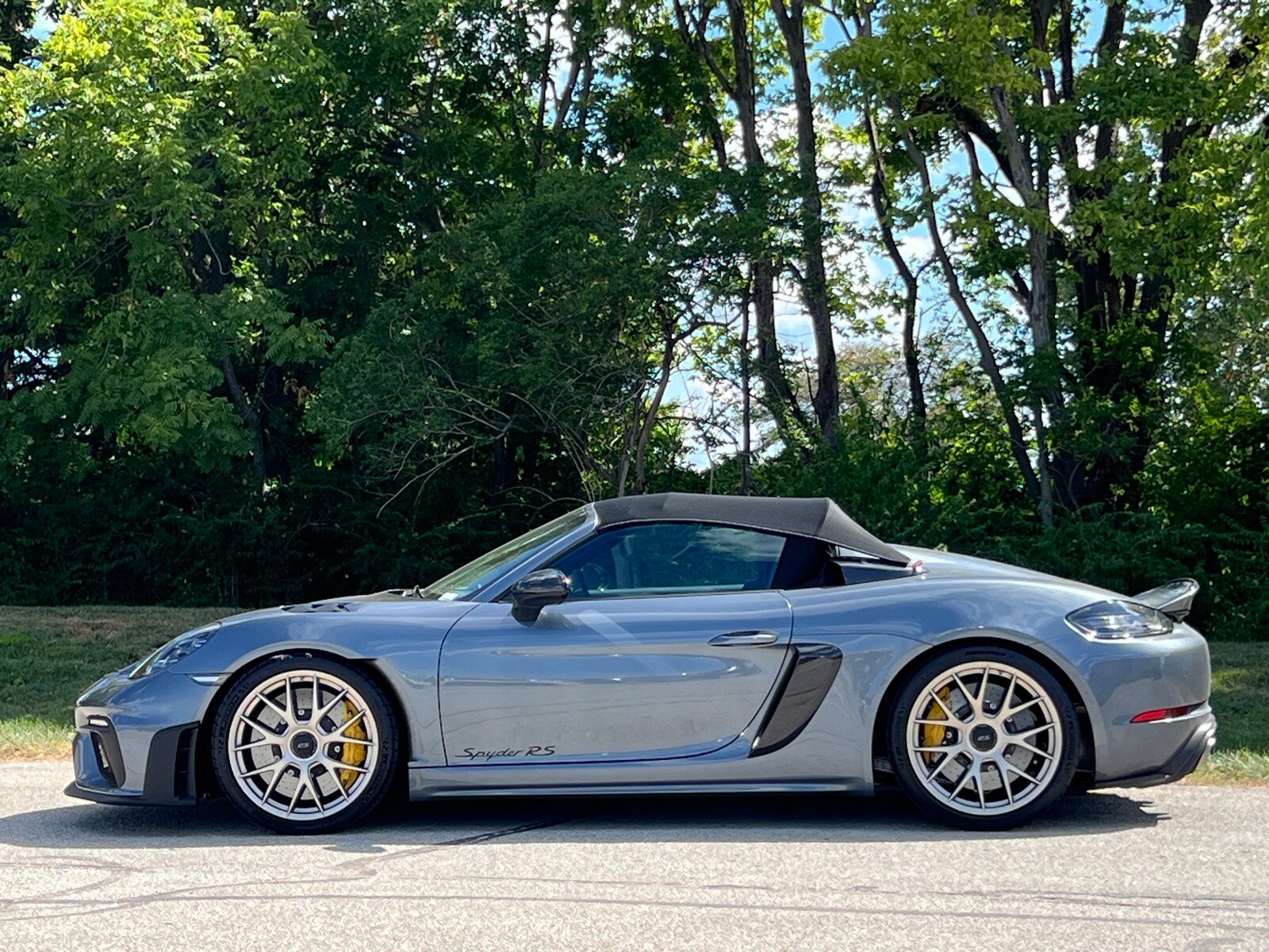 2024 Porsche Boxster Spyder photo 2
