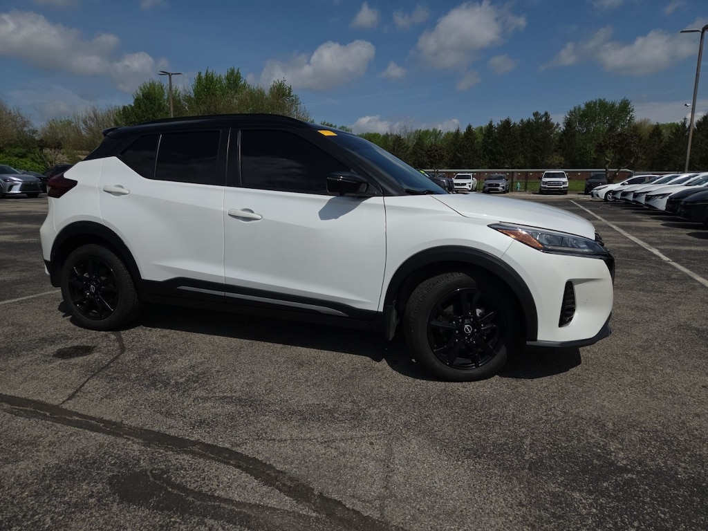 Used 2022 Nissan Kicks SR SUV