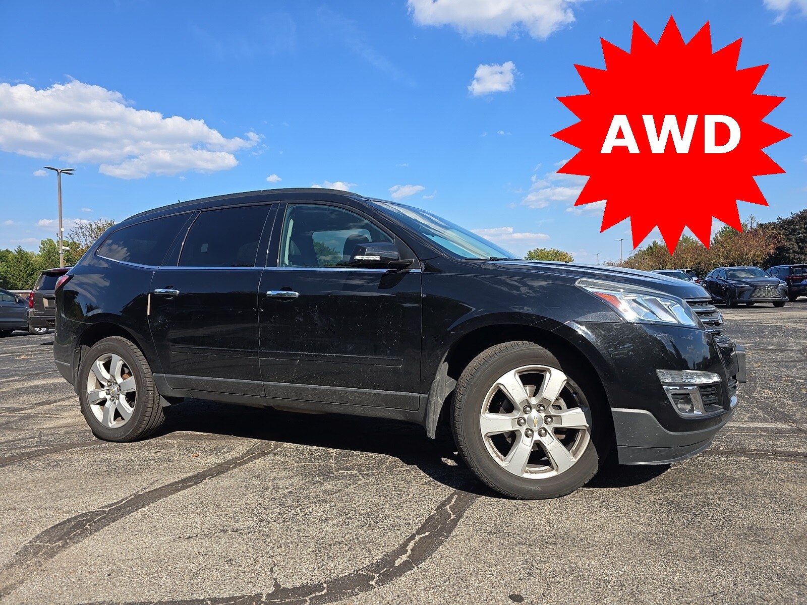 2017 Chevrolet Traverse 1LT photo 2