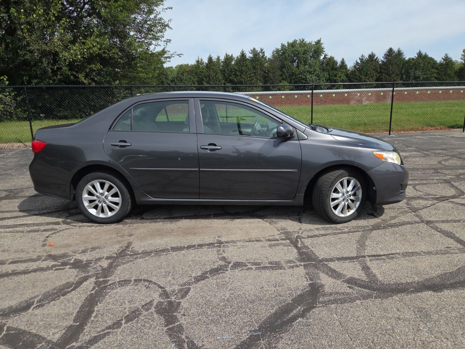 Used 2009 Toyota Corolla LE with VIN JTDBL40E699074079 for sale in Indianapolis, IN
