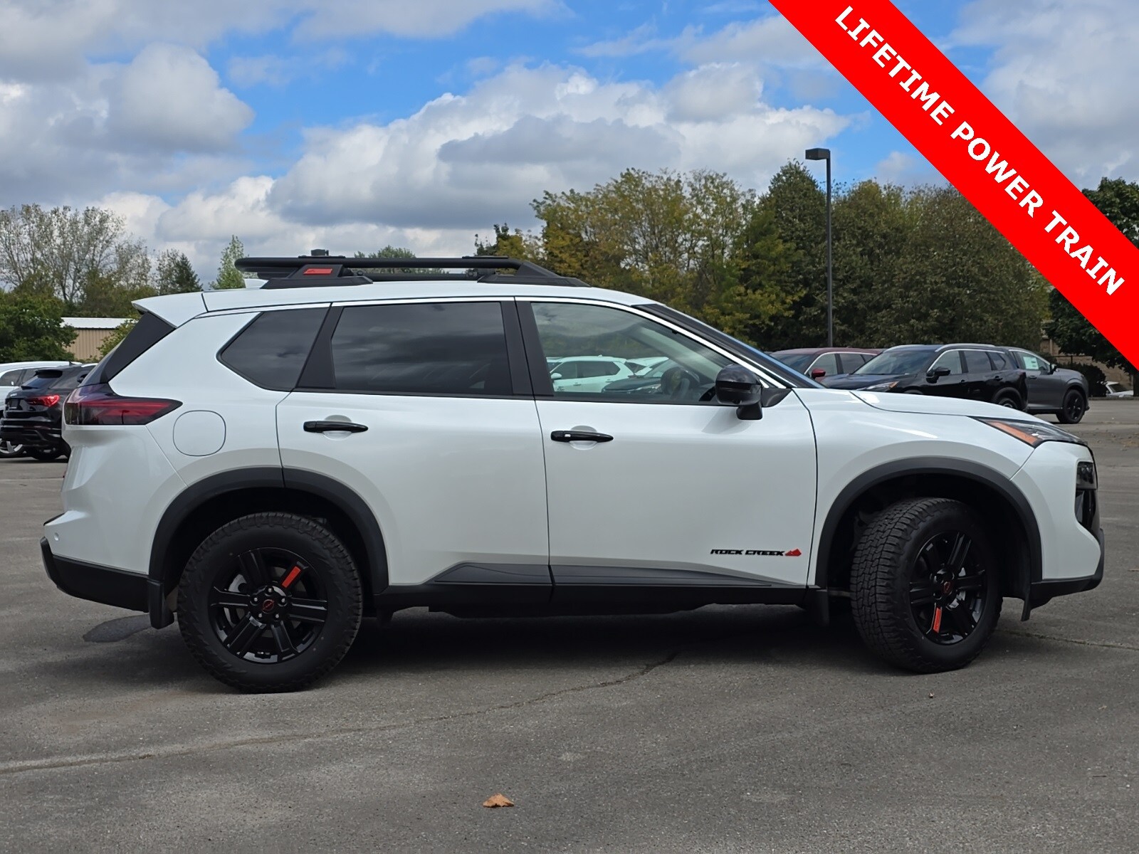 2025 Nissan Rogue SV photo 2