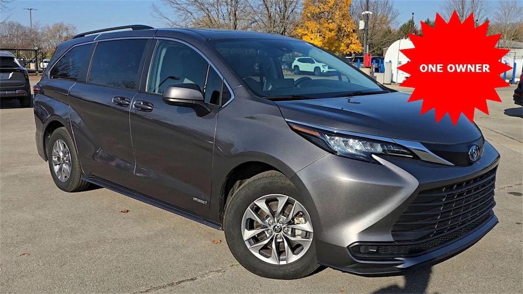 Used 2021 Toyota Sienna LE 8 Passenger Minivan/Van